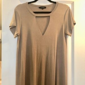 Boutique V-Neck Shift Dress | Previously Loved